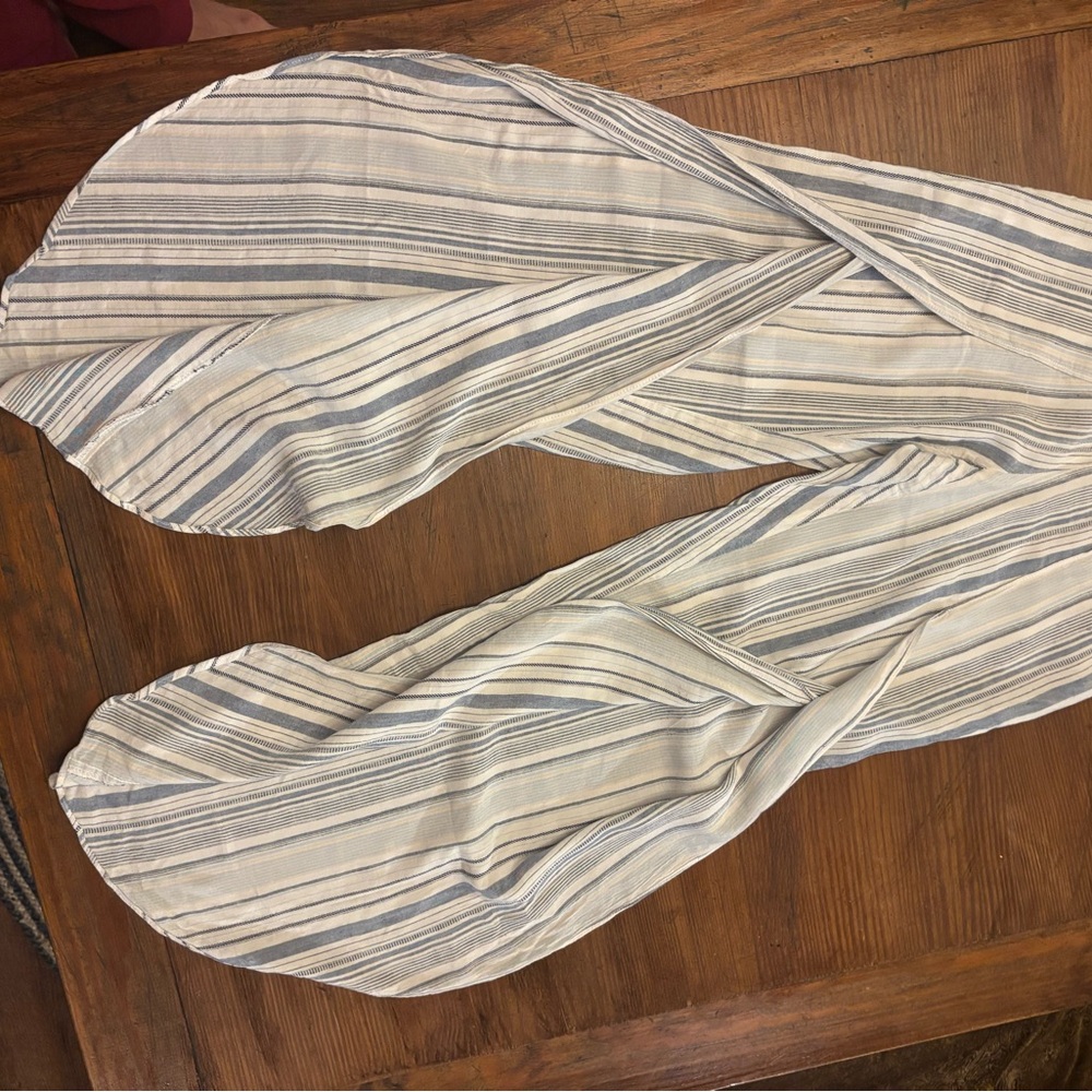 Striped Linen Shorts - Picture 3 of 3